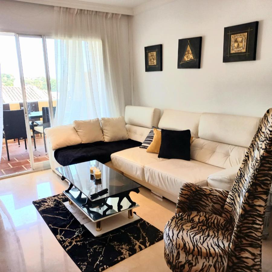 Bedroom, With A Share Bathroom In A Bed And Breakfast Place Alloggio in famiglia *