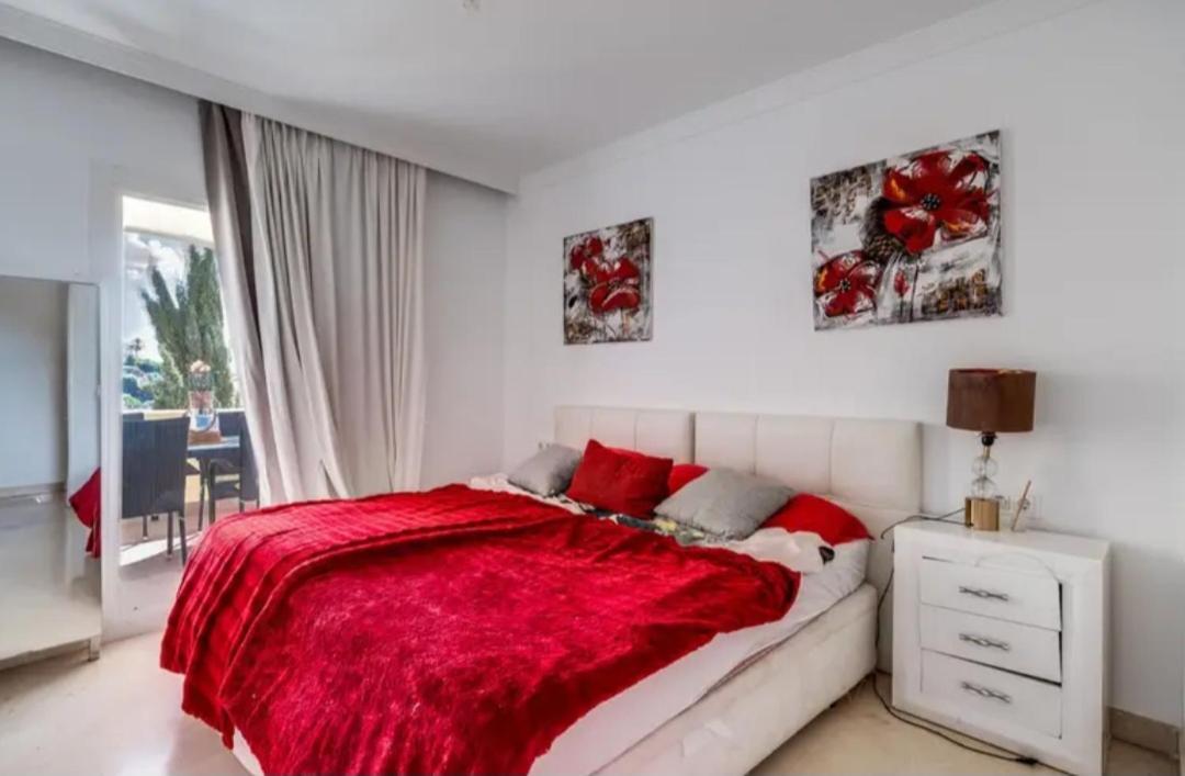 Homestay Bedroom, With A Share Bathroom In A Place Malaga